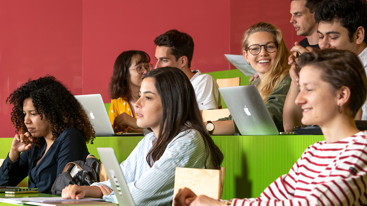 Studierende an der UZH (Bild: Ursula Meisser, UZH)