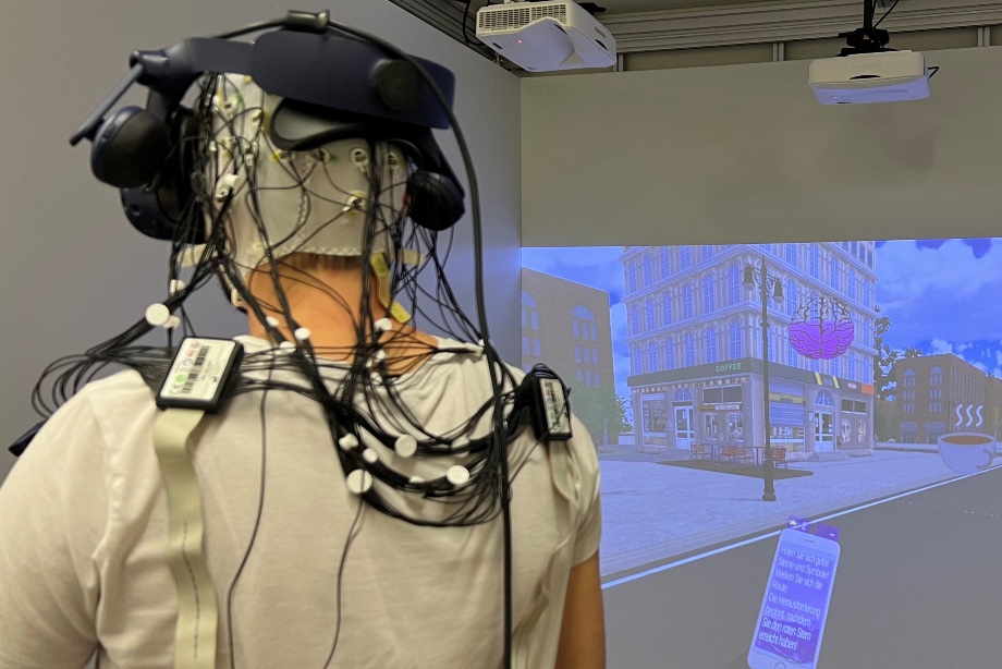 Navigating VR with an HMD and EEG